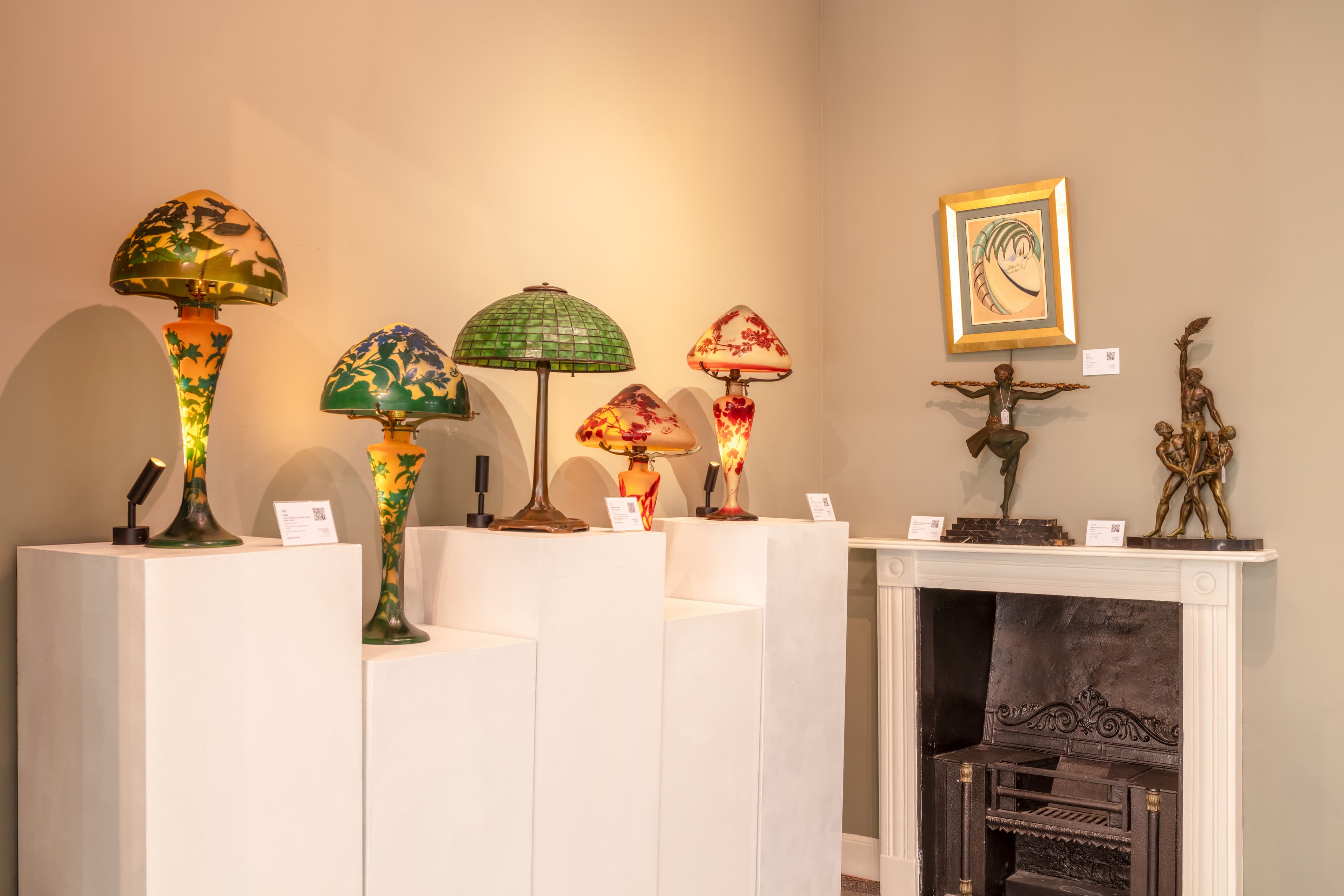 A Guide to Art Nouveau and Art Deco Lighting
