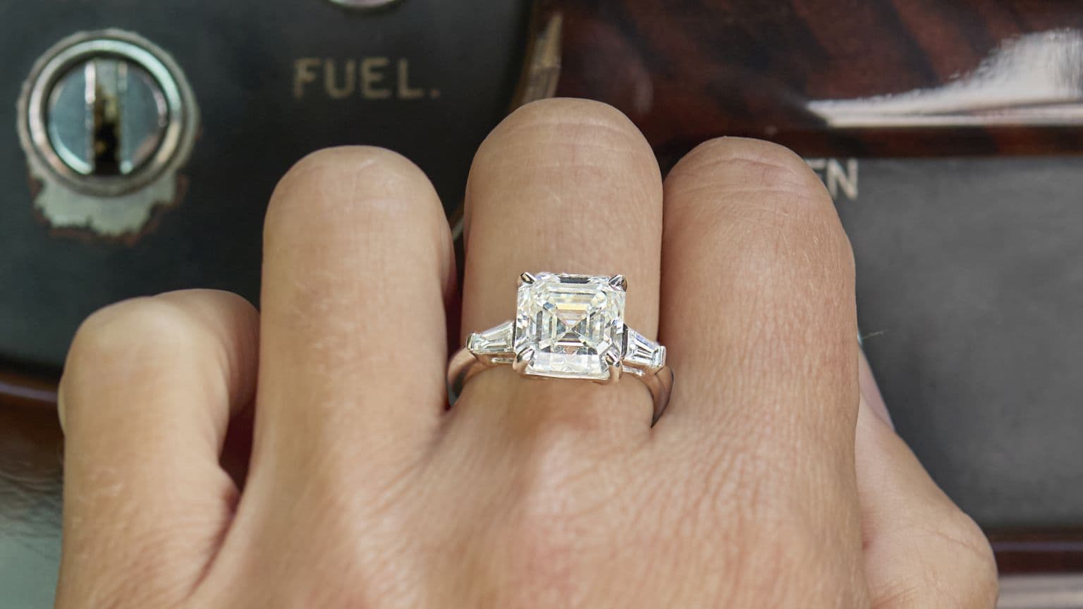 What Makes a Diamond Ring Valuable? 