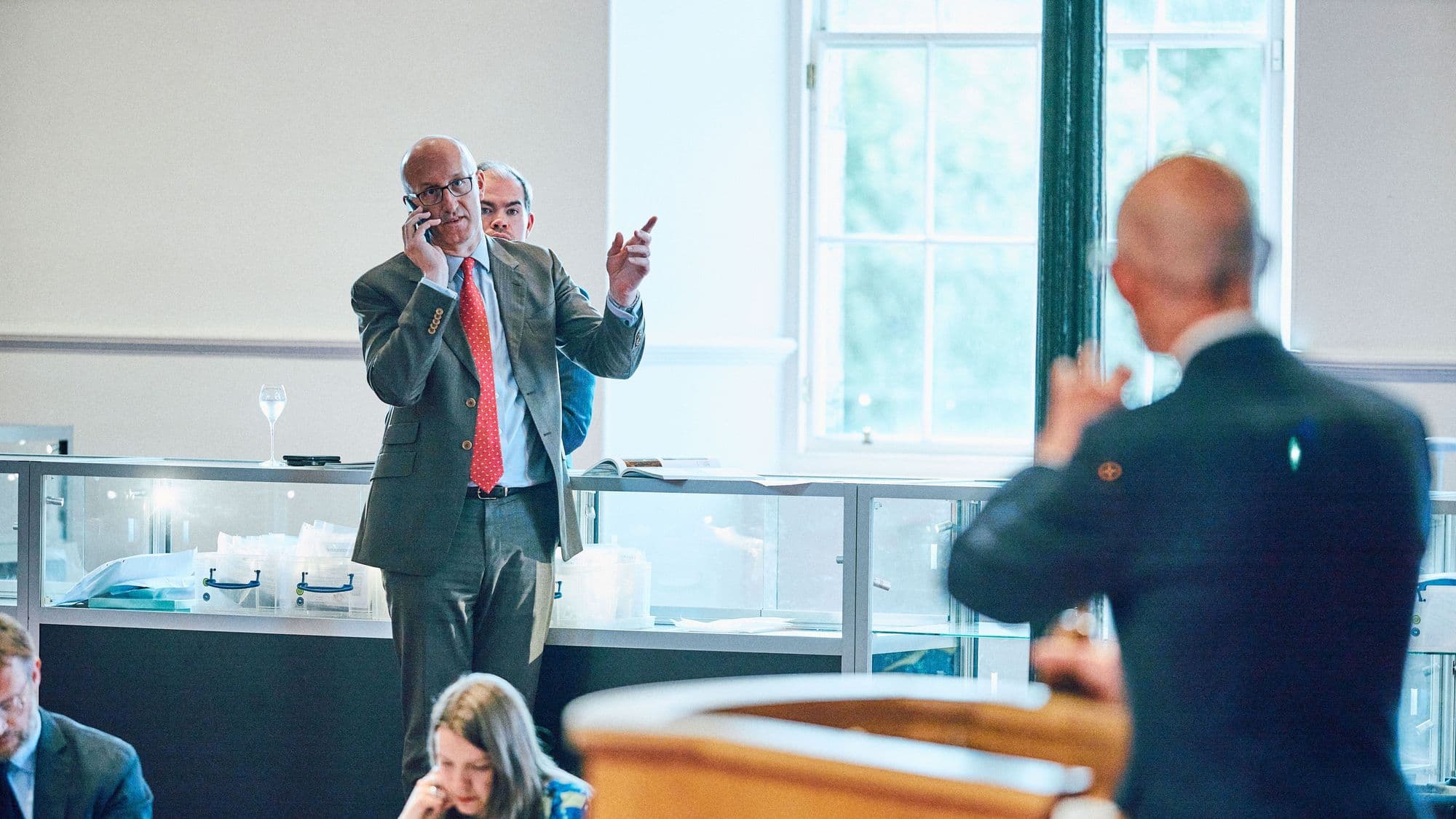 How to bid at auction by phone