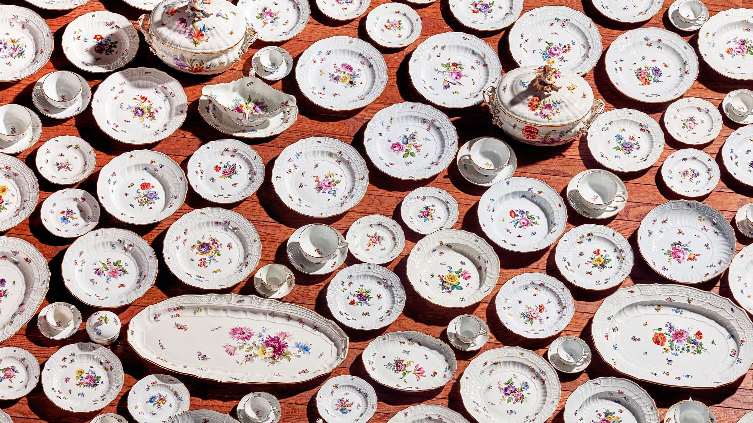 Buy, sell & consign ceramics and glass at auction in Edinburgh, London and online