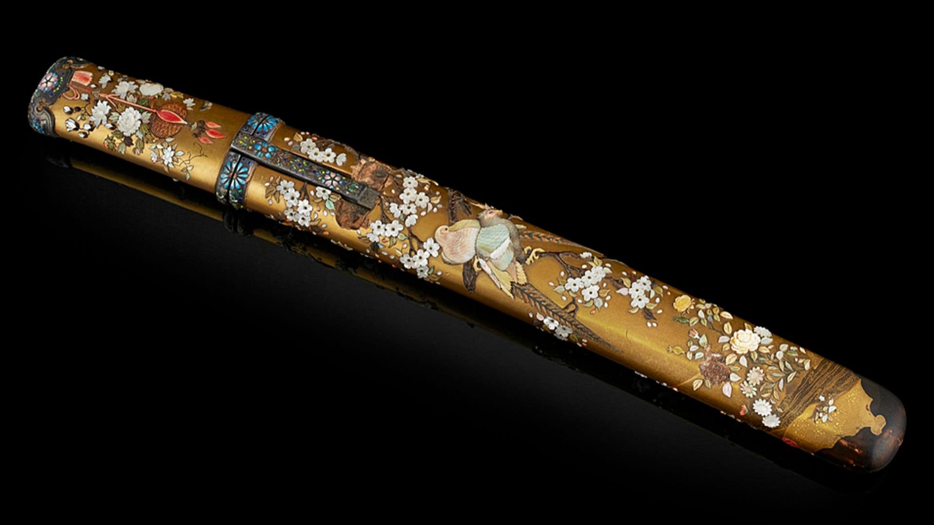 FINE GOLD-LACQUER AND SHIBAYAMA-INLAID TANTO KOSHIRAE MEIJI PERIOD Sold for £8,750