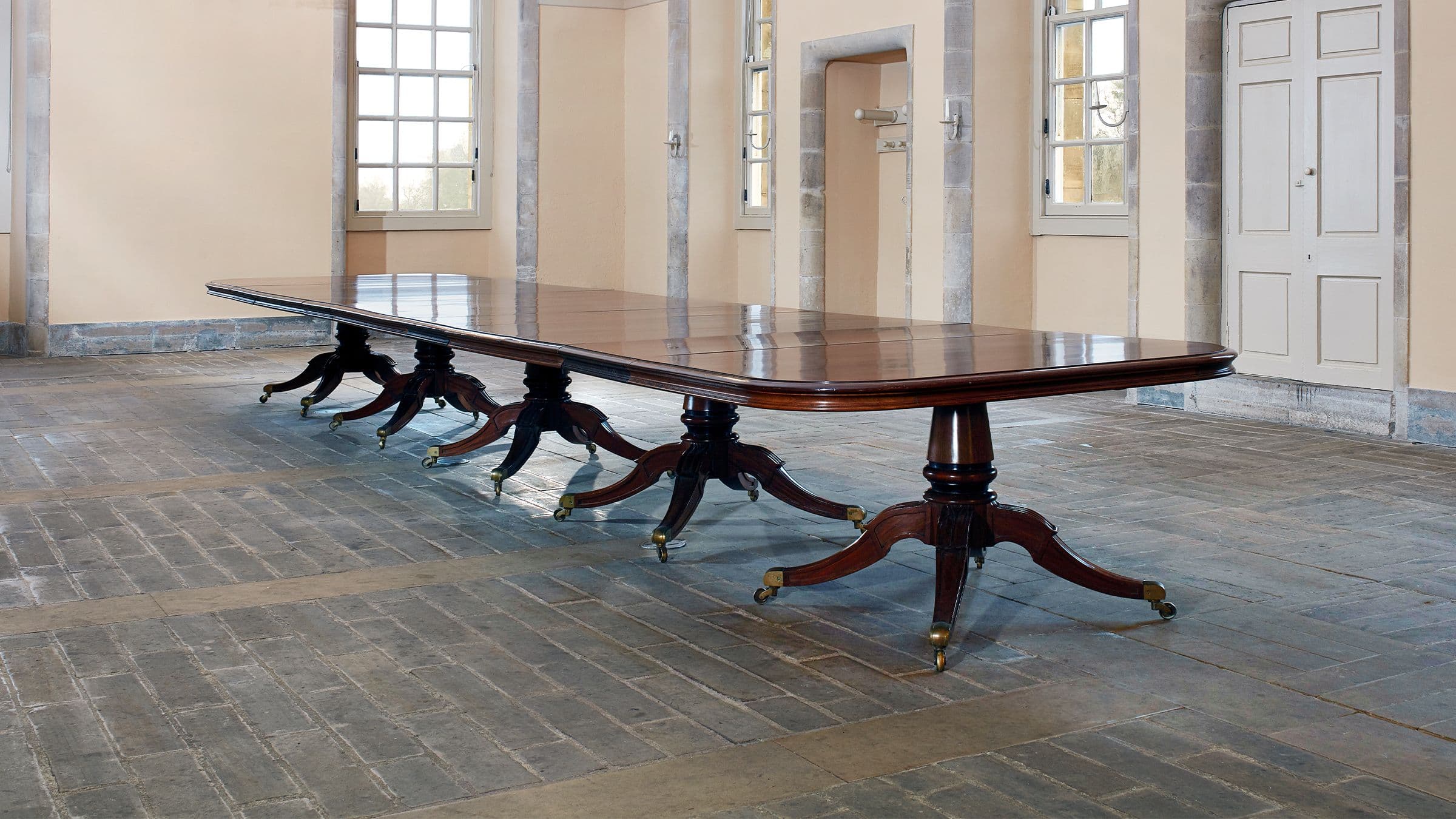 British & European Furniture Auctions: Edinburgh, London, Glasgow & Online