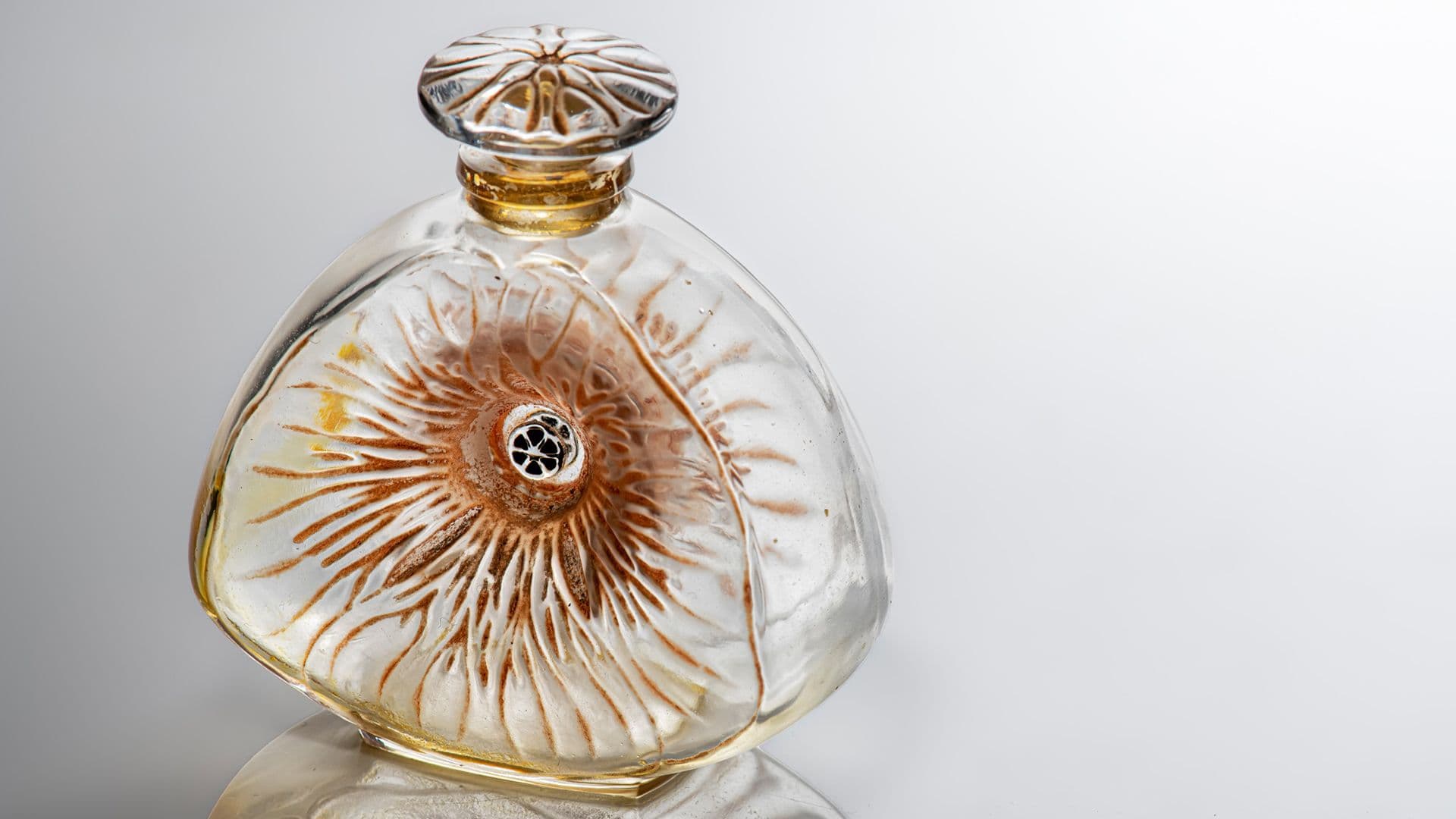RENÉ LALIQUE (FRENCH 1860-1945) ALTHEA SCENT BOTTLE, C